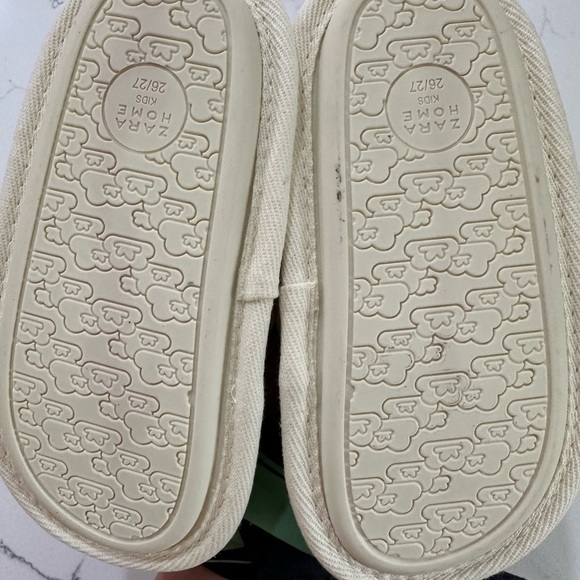 NWT Disney Zara Kids Toddler Cream Mickey Mouse Slippers Size 4 - Picture 3 of 4
